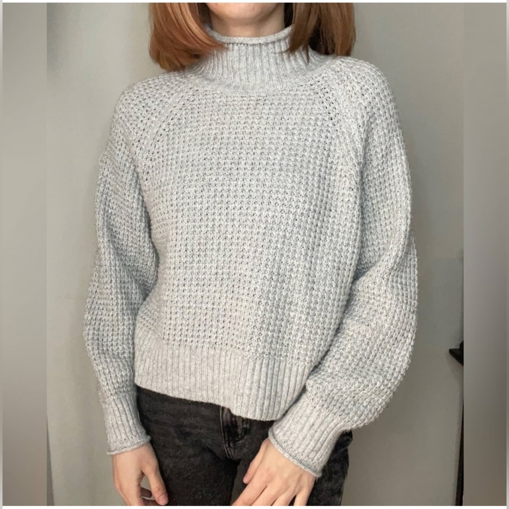 American Eagle Outfitters Gray Turtleneck Chunky Knit Sweater in Women's XS - Picture 6 of 6